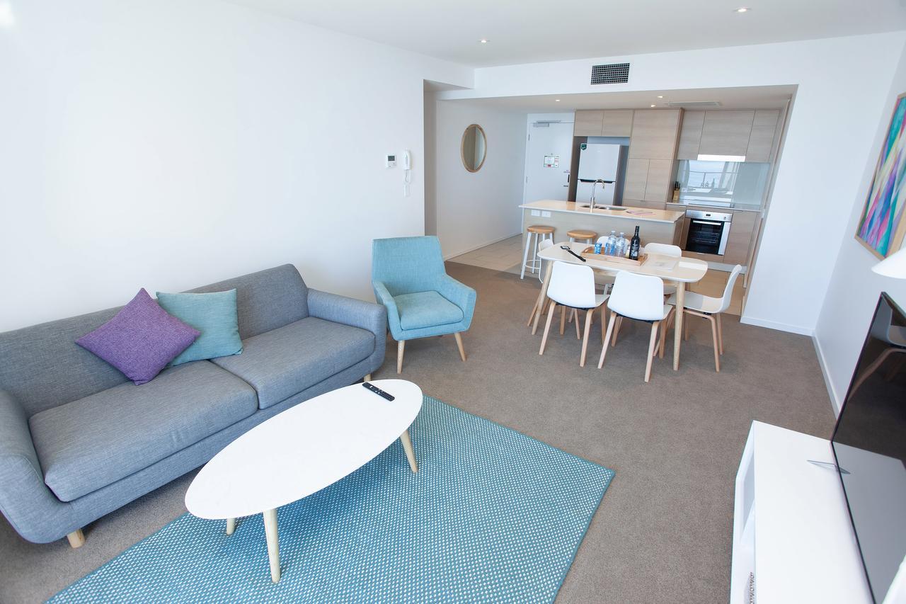 High Floor Ocean View Suites Broadbeach Gold Coast Exterior photo