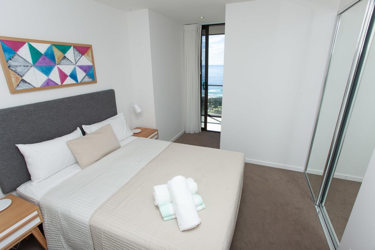 High Floor Ocean View Suites Broadbeach Gold Coast Exterior photo