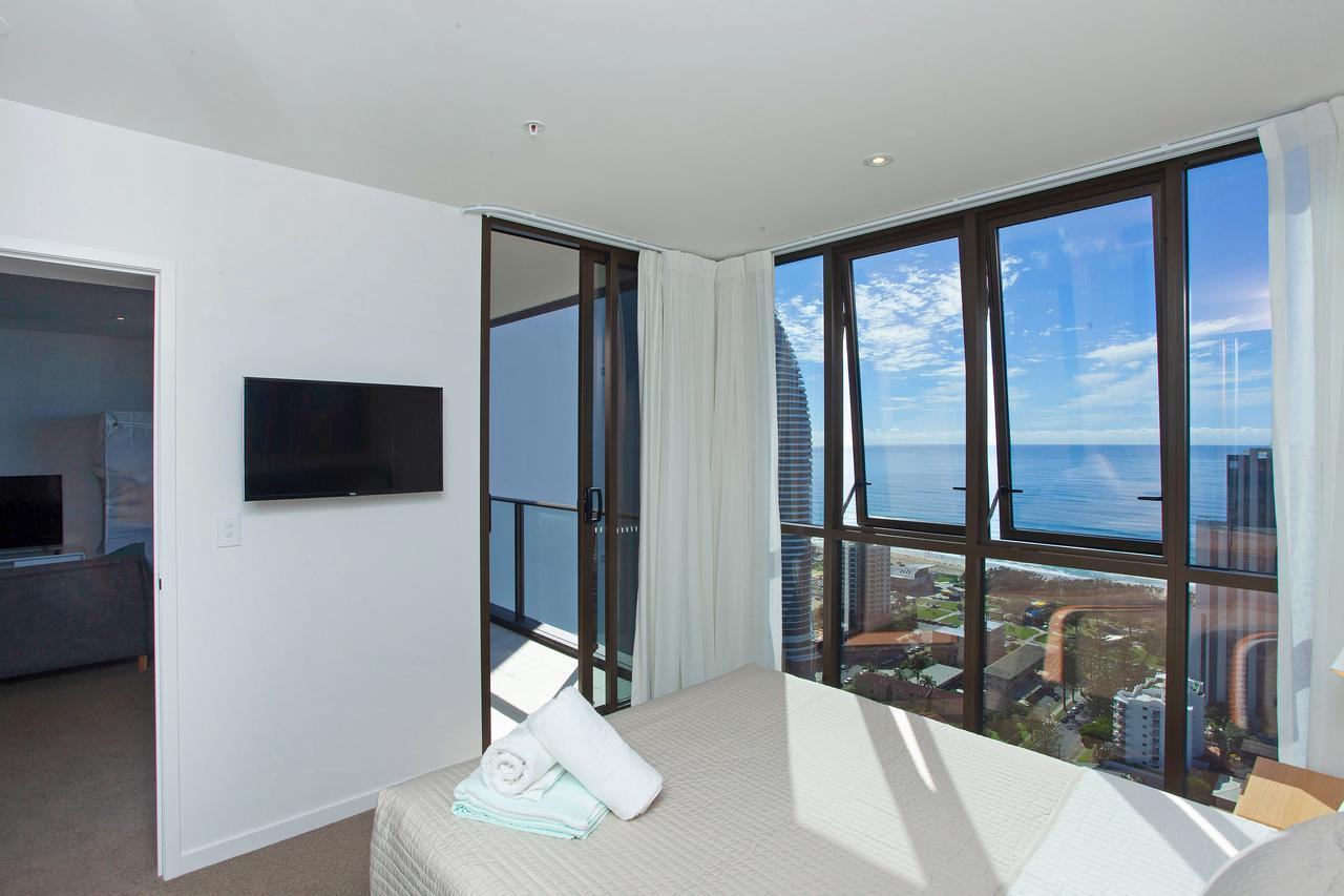 High Floor Ocean View Suites Broadbeach Gold Coast Exterior photo